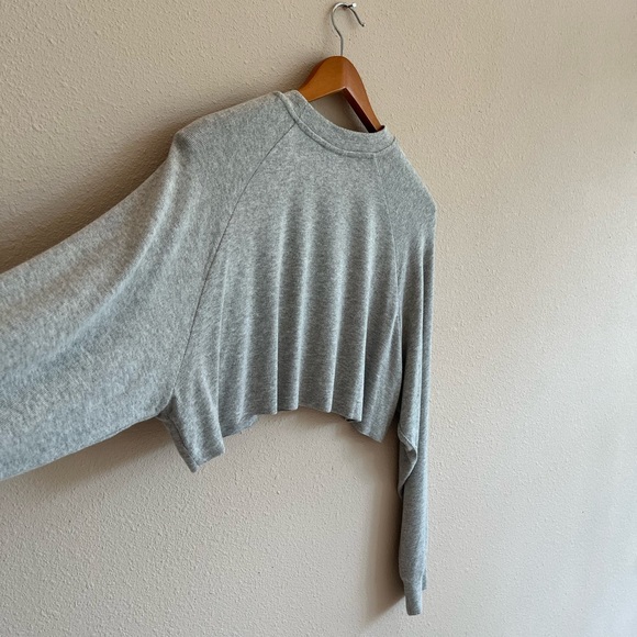 Nia Long Sleeve Batwing Midriff Crop Top in Heather Grey - Picture 4 of 10